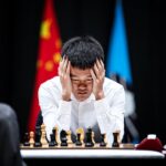 Ding Liren câștigă meciul cu numărul 6 de la Campionatul Mondial de șah și restabilește egalitatea cu Nepomniachtchi