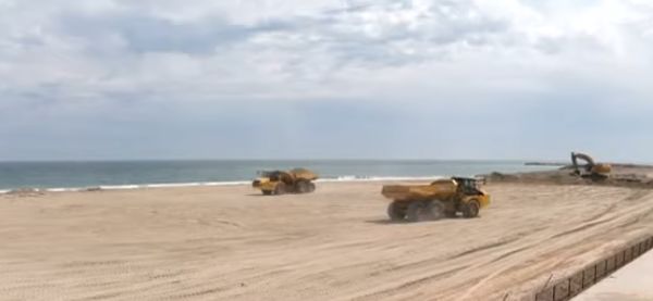 Lucrările de lărgire a plajei din Eforie Sud sunt aproape gata. Va avea peste 100 de metri (Video)