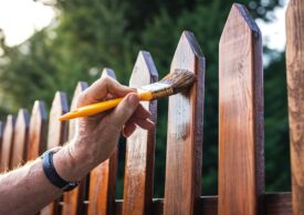 Cum protejăm și tratăm lemnul folosit la exterior: 6 sfaturi utile