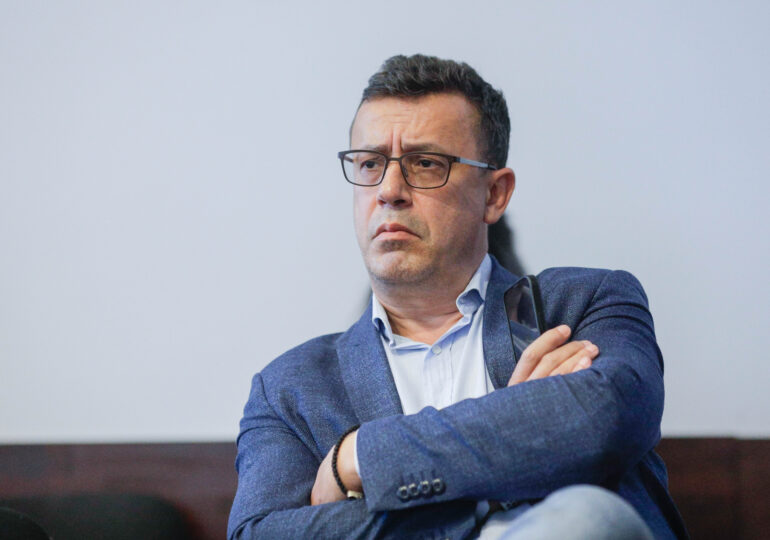 CNA a amendat România Tv pentru derapajele lui Ciutacu legate de moartea jurnalistei Iulia Marin. Un membru a explicat de ce nu poate fi închis postul