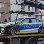 Accident cu 4 mașini în Cluj. Un BMW nou al Poliției a fost făcut zob, agenții au fost răniți (Foto & Video)
