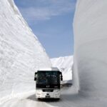 S-a redeschis drumul zăpezii din Japonia. Imagini spectaculoase prin nămeți de 20 de metri (Foto&Video)