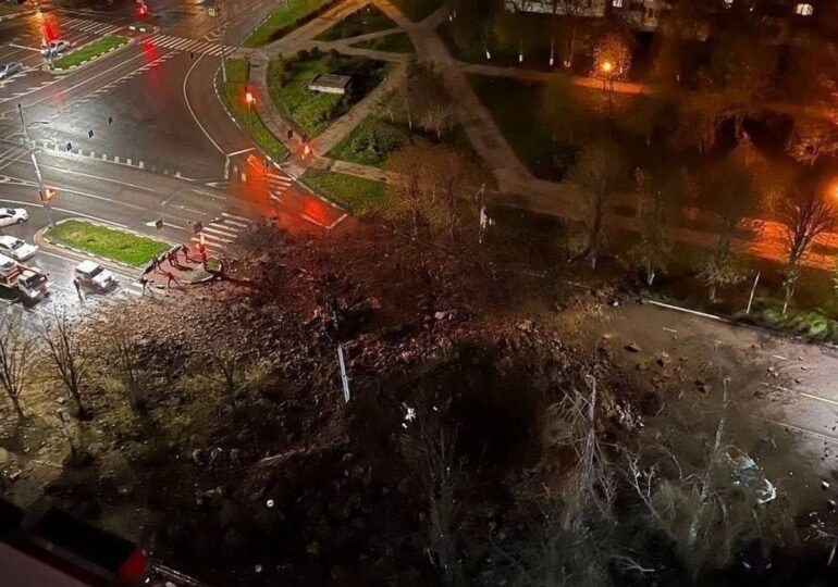 Rușii se atacă singuri: Un avion supersonic a bombardat din greșeală orașul Belgorod și a provocat victime și un crater uriaș. Imaginile dezastrului (Foto&Video)