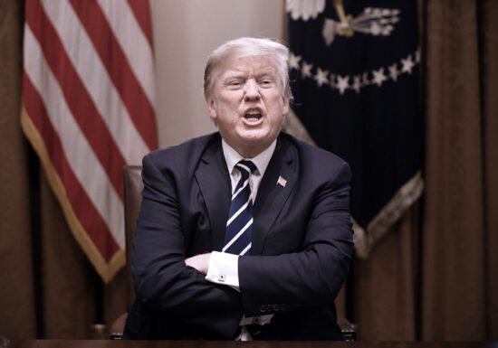 Se apropie un moment sensibil în războiul cu Iranul. Va respecta Trump limita de 60 de zile impusă războaielor neautorizate?