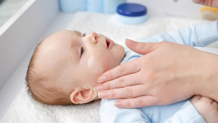 Cum avem grijă de pielea bebelușului