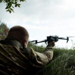 Toți militarii ruși învață să se apere de drone: Chiar și bucătarii sunt instruiți să le doboare