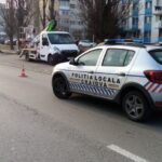 Un polițist din Craiova și-a călcat un coleg când încerca să parcheze și a lovit și duba Jandarmeriei