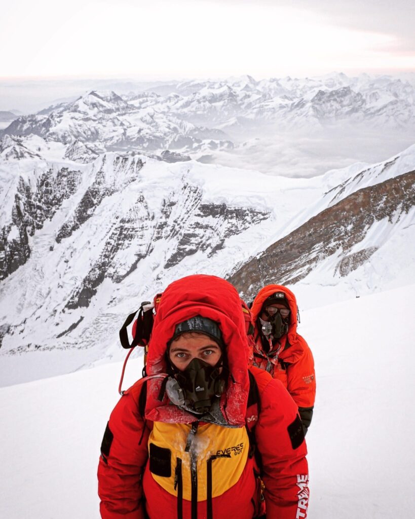 prima-alpinista-romanca-Himalaya