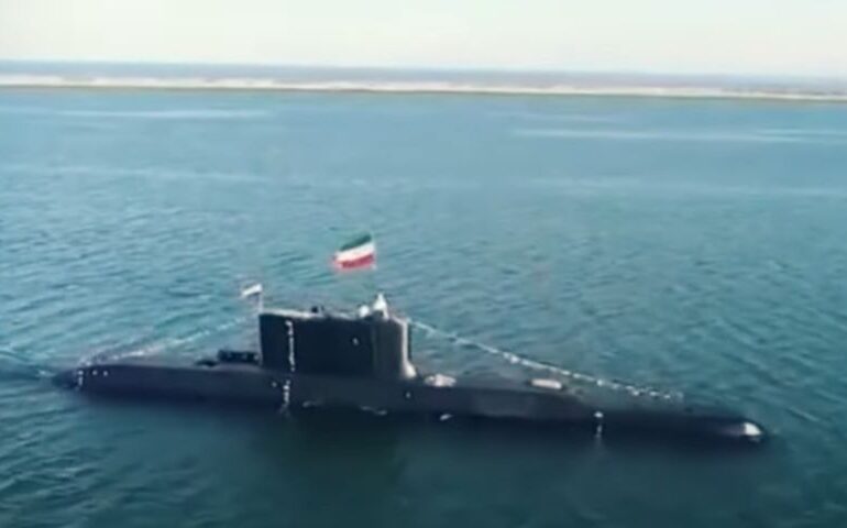 Iranul susține că a fugărit un submarin SUA și l-a obligat să iasă la suprafață. Americanii neagă vehement