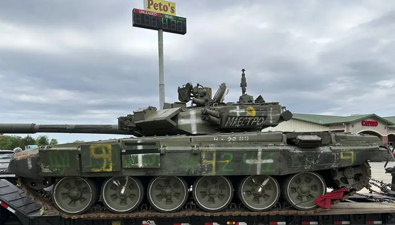 Misterul tancului rusesc ajuns într-o parcare din Statele Unite (Foto)