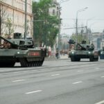 Cel mai sofisticat tanc al Rusiei a ajuns în Ucraina: Ce poate face T-14 în fața unui Abrams (Video)