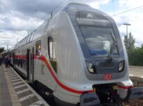 Panică într-un tren de mare viteză din Germania: Un bărbat mascat a aruncat o grenadă airsoft și a amenințat pasagerii că-i omoară