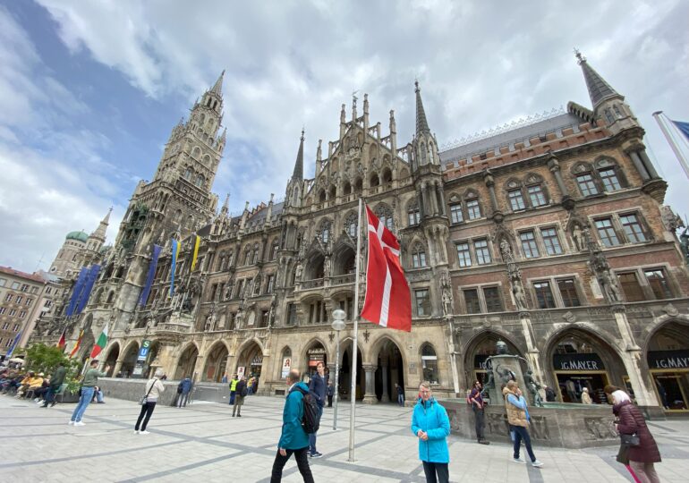 München, în pas alert: La ”vânătoare” de detalii cu noul Huawei P60 Pro (Galerie foto)