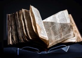 Cea mai veche Biblie ebraică din lume a fost cumpărată cu o sumă uriașă, de un fost ambasador în România (Foto)
