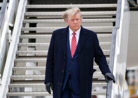 Trump a ajuns la Washington și s-a prezentat în fața Tribunalului: Este o mare onoare, sunt arestat pentru dumneavoastră