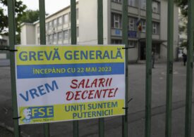 Mii de profesori au ieșit în stradă la Iași: ”Puneți preț, nu dispreț pe educație!” (Video)