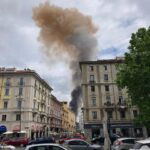 Explozie urmată de incendiu în Milano: Mai multe mașini au luat foc, o școală a fost evacuată (Foto & Video)