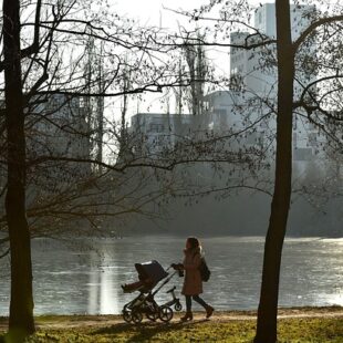 INVIZIBILII Cum e să fii părinte singur în România: acrobație maximă, fără plasă de siguranță