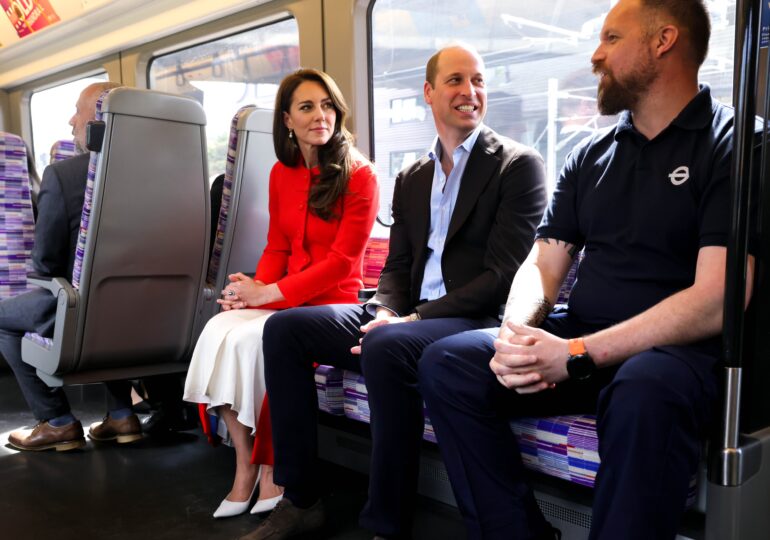 Prințul William și Kate s-au dus cu metroul să bea o bere, într-un pub (Foto&Video)