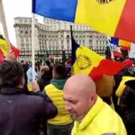 Protest AUR cu violențe la Parlament. L-au lovit pe Ludovic Orban și au amenințat că iau gâtul unui deputat UDMR. În plen a fost circ, cu atacuri homofobe, jigniri și acuzații de consum de droguri (Foto & Video)