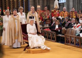 La ce designeri britanici au apelat regina Camilla și prințesa Kate pentru ținutele din ziua încoronării (Galerie foto)