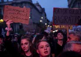 Poliția a tras cu gaze lacrimogene în adolescenți care protestau față de „Legea răzbunării" a lui Viktor Orban