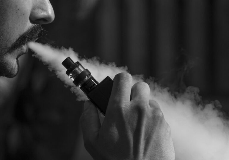 Țara care interzice vânzarea țigărilor electronice fără prescripție medicală