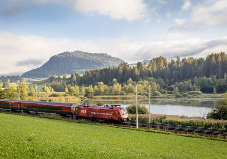 Un discurs al lui Hitler a fost transmis prin difuzoarele unui tren din Austria