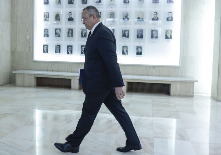 Ciucă și-a dat demisia, Iohannis anunță interimarul și convoacă consultări. Am putea avea Guvernul Ciolacu chiar de joi (Video)