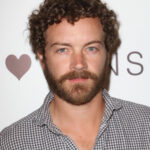 Actorul Danny Masterson, care a jucat în „That ’70s Show”, a fost condamnat pentru viol