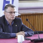 Marius Nistor nu are încredere în memorandum și cere să se procedeze „așa cum s-a făcut pentru medici”. Ligia Deca, pusă la punct de presă când confundă promisiunea cu un act normativ