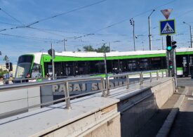 Un tramvai nou de la Astra a luat foc în București <span style="color:#990000;">UPDATE</span> Reacția lui Nicușor Dan
