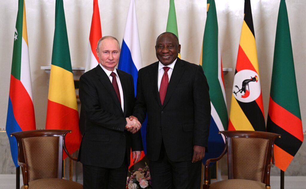 Vladimir-Putin-Cyril-Ramaphosa-Sankt-Petresburg