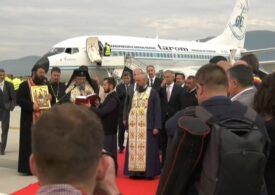 Aeroportul din Brașov a fost inaugurat cu un zbor plin de politicieni și preoți, pilotat de fiul lui Prunariu (Video)