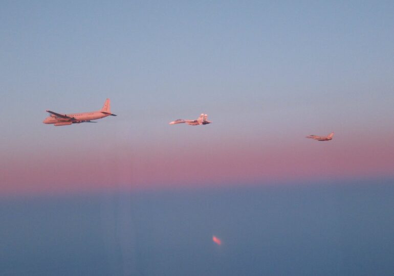 Două avioane ruse, interceptate aproape de Suedia și spațiul aerian al NATO
