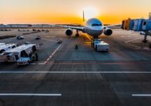 Comisia Europeană ia măsuri împotriva a 20 de companii aeriene pentru dezinformare ecologică