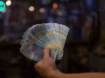 Noi mostre de sfidare ale șefilor de la stat: Și-au mărit de 5 ori indemnizațiile în ultimele luni, 4 șefi la 3 angajați