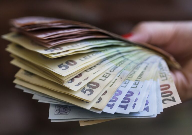 74.000 de români au depozite de 16 miliarde de euro, un sfert din totalul depozitelor bancare