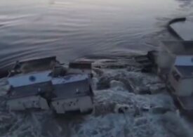 Filmul celui mai mare dezastru de până acum din Ucraina. Un imens baraj a fost aruncat în aer. Zeci de orașe sunt inundate, mii de oameni fug din calea apelor (Video)