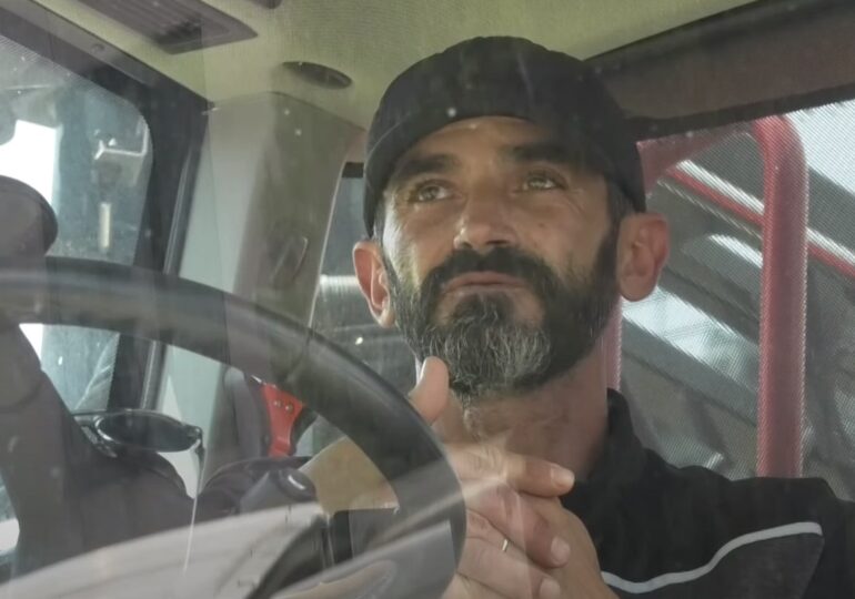Un fost internațional român a început o carieră în agricultură: "La tractor mă bag, la combine nu"