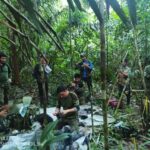 Patru copii pierduți în junglă de 40 de zile au fost găsiți în viață