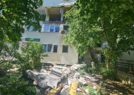 Explozie într-un bloc din București: Un bărbat a fost prins sub o placă de beton