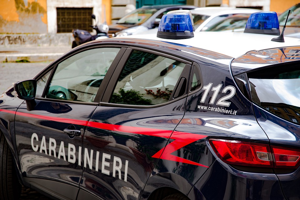 Sclavie în Italia. Cum au profitat trei români de mai mulți muncitori moldoveni. Erau obligați să doarmă într-un depozit