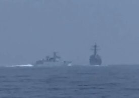 O navă de război chineză a tăiat calea unui distrugător american în strâmtoarea Taiwan. Distanța dintre nave a fost de doar 137 de metri (Video)