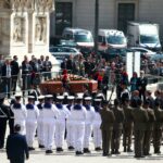 Silvio Berlusconi, înmormântat în aplauze. Mii de persoane au participat la funeraliile grandioase (Foto & Video)