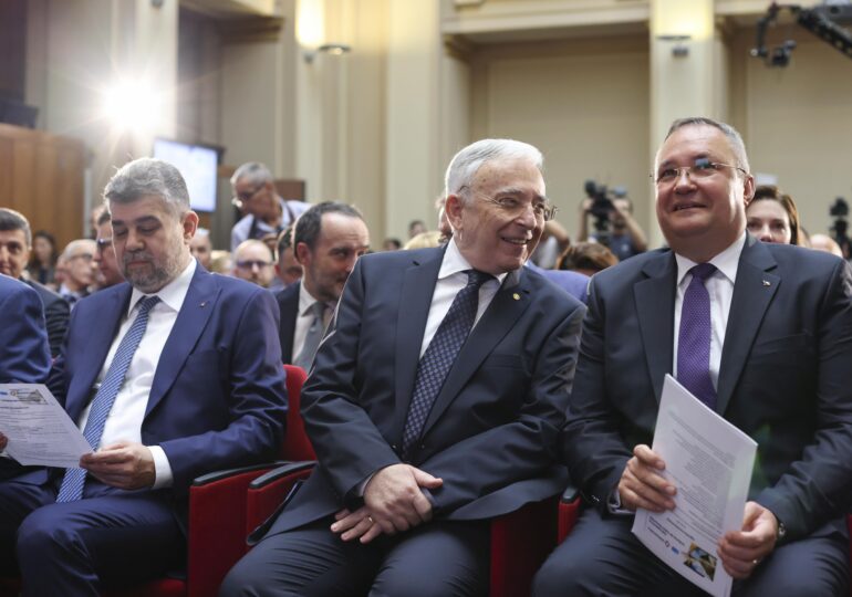 Bloomberg: Isărescu se pregătește pentru un nou mandat. Ce se mai schimbă în conducerea BNR