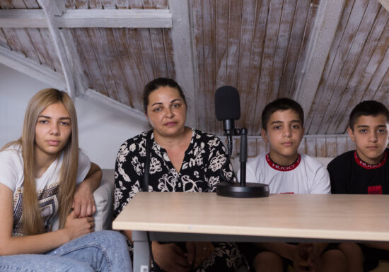 „Vedeai cu ochii tăi cum crăpau casele, mașinile erau distruse și auzeai împușcături”. Povestea familiei Brînză, care a fugit din Nicolaev și s-a stabilit în București <span style="color:#990000;">Interviu video</span>