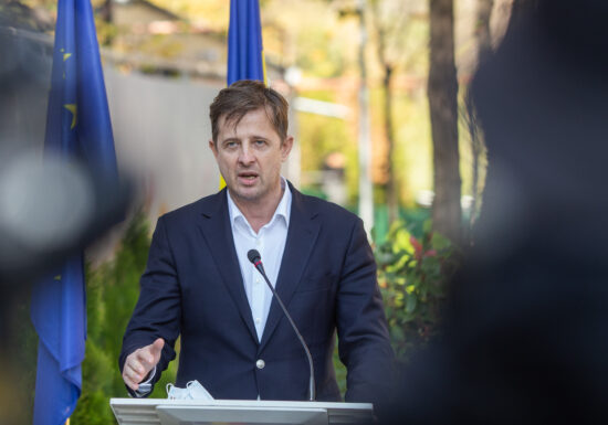 Război politic pe Ilfov: Thuma respinge categoric integrarea în București și cere explicații de la Bolojan. Schimb de replici acide cu consilierul premierului