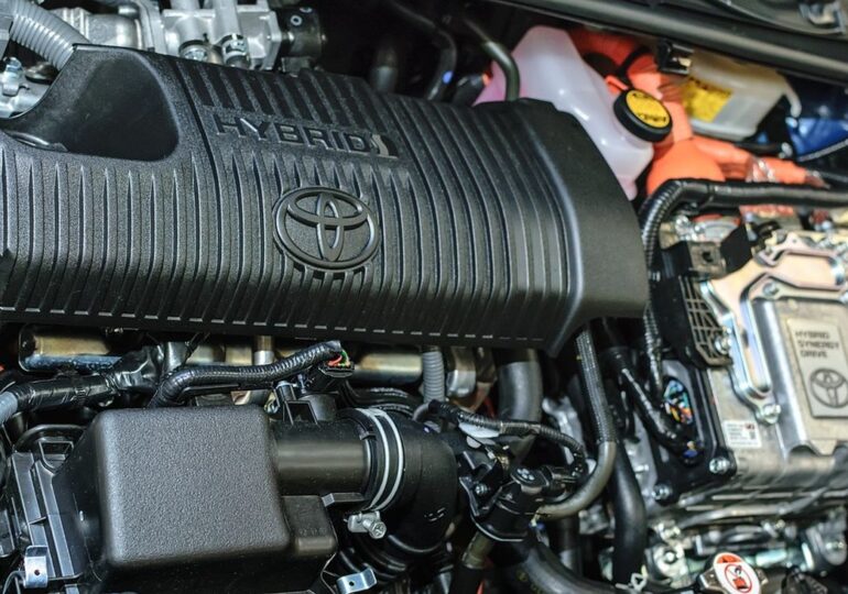 Descoperire revoluționară la Toyota: Baterii pentru mașinile electrice, care se încarcă în 10 minute și țin 1.200 km