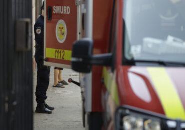 Incendiu soldat cu victime într-un bloc din București